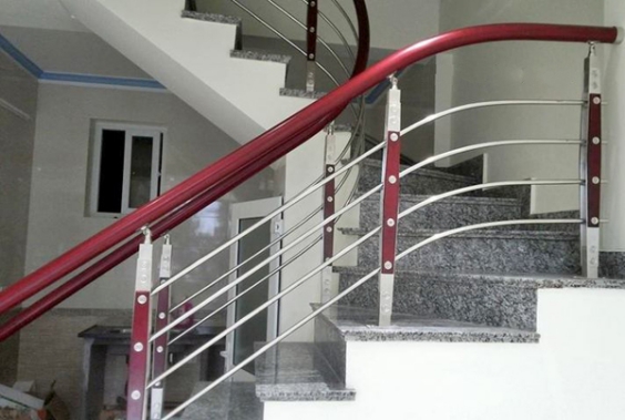Cầu thang sắt nghệ thuật cao cấp mẫu Hình Thoi