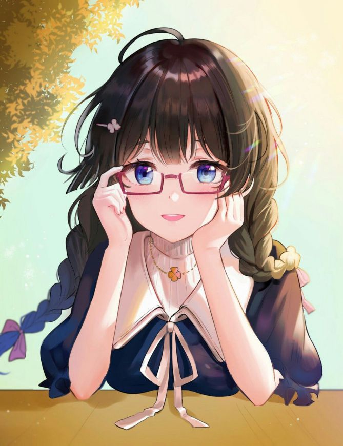 Anime nữ cute đeo kính